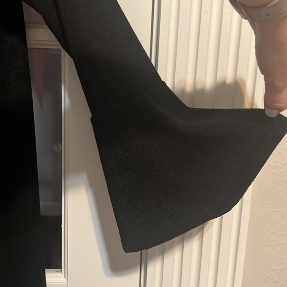 Boho off the shoulder bell sleeve Top by P& Rose Size- M NWT - Picture 4 of 9